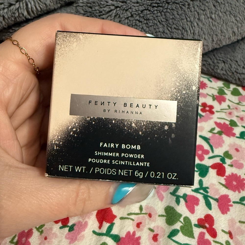 Fenty Beauty Fairy Bomb Shimmer Powder - Picture 4 of 5